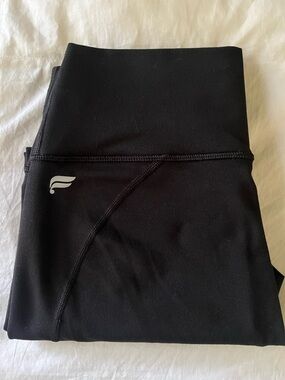 Fabletics Define PowerHold® High-Waisted 7/8 Leggings Black Like New